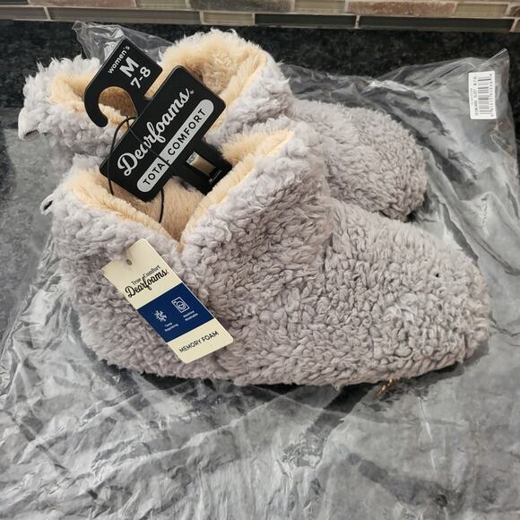NWT Dearfoams Women's Chelsea Faux Fuzzy Sherpa Indoor House Bootie small 5-6 - Picture 1 of 7